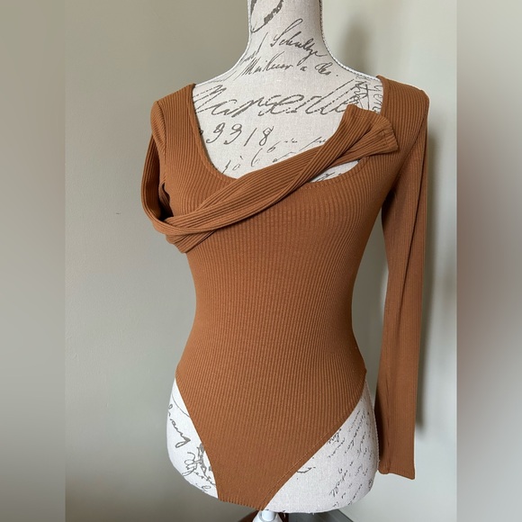 George Tan Ribbed Apparel - Picture 2 of 7